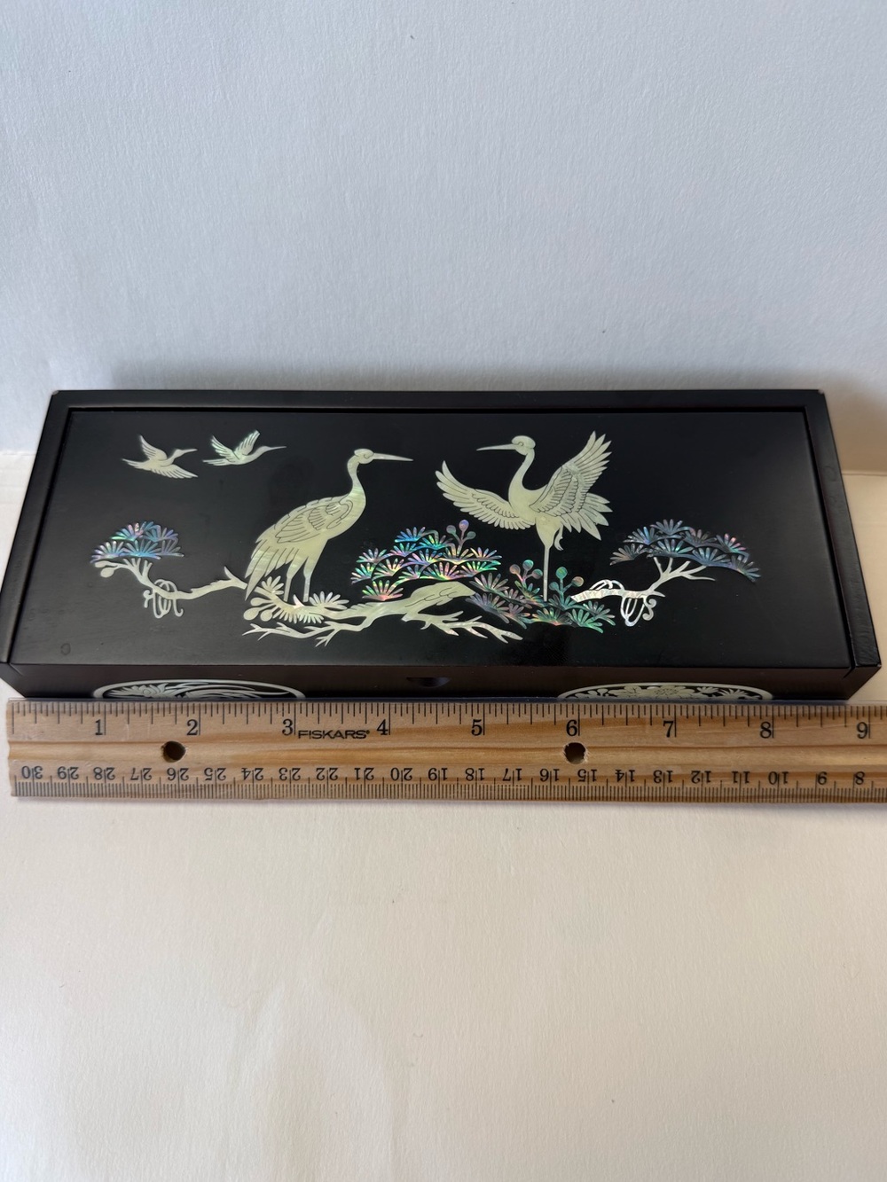 Vintage Korean Lacquerware Trinket Box with Mother-of-Pearl Cranes Inlay. - Picture 10 of 14